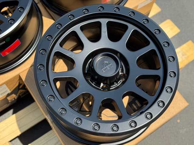 BASTA 17x8.5 Basta RF1 6x139.7 Flat Black (+0mm) wheel