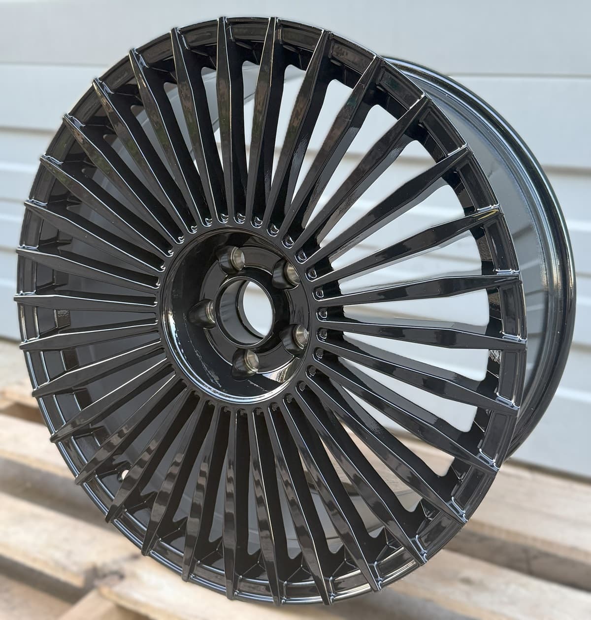 AGP 22x9.5 1172 5x120 Gloss Black (+40mm)